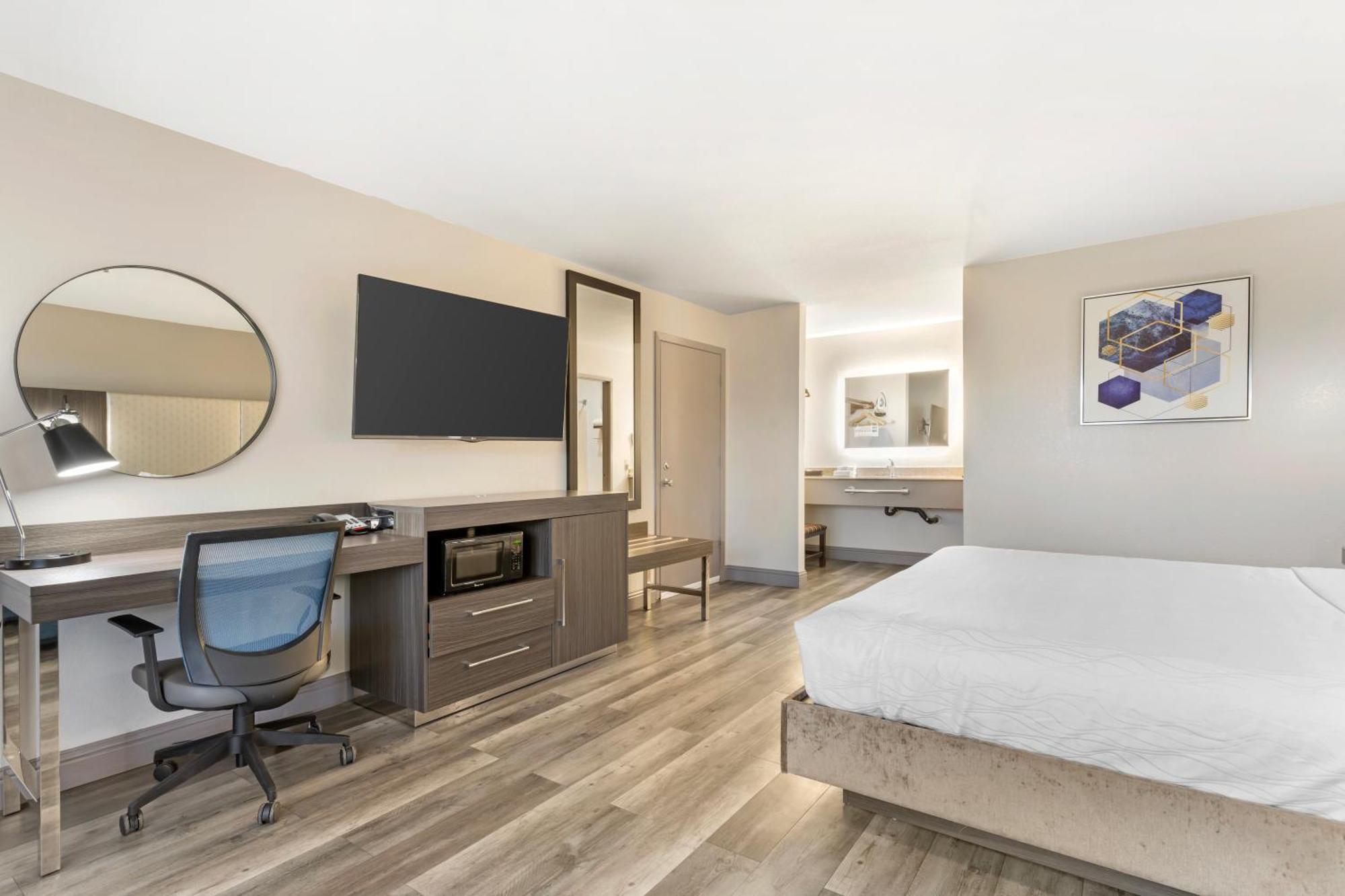 Best Western Marina State Beach Экстерьер фото