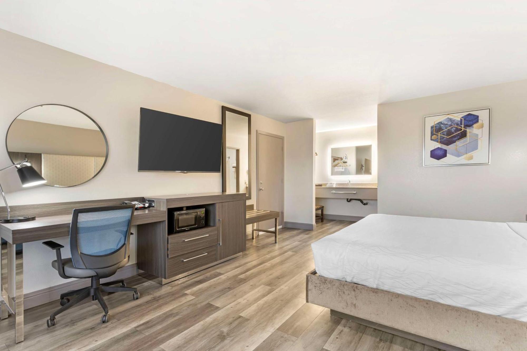 Best Western Marina State Beach Экстерьер фото
