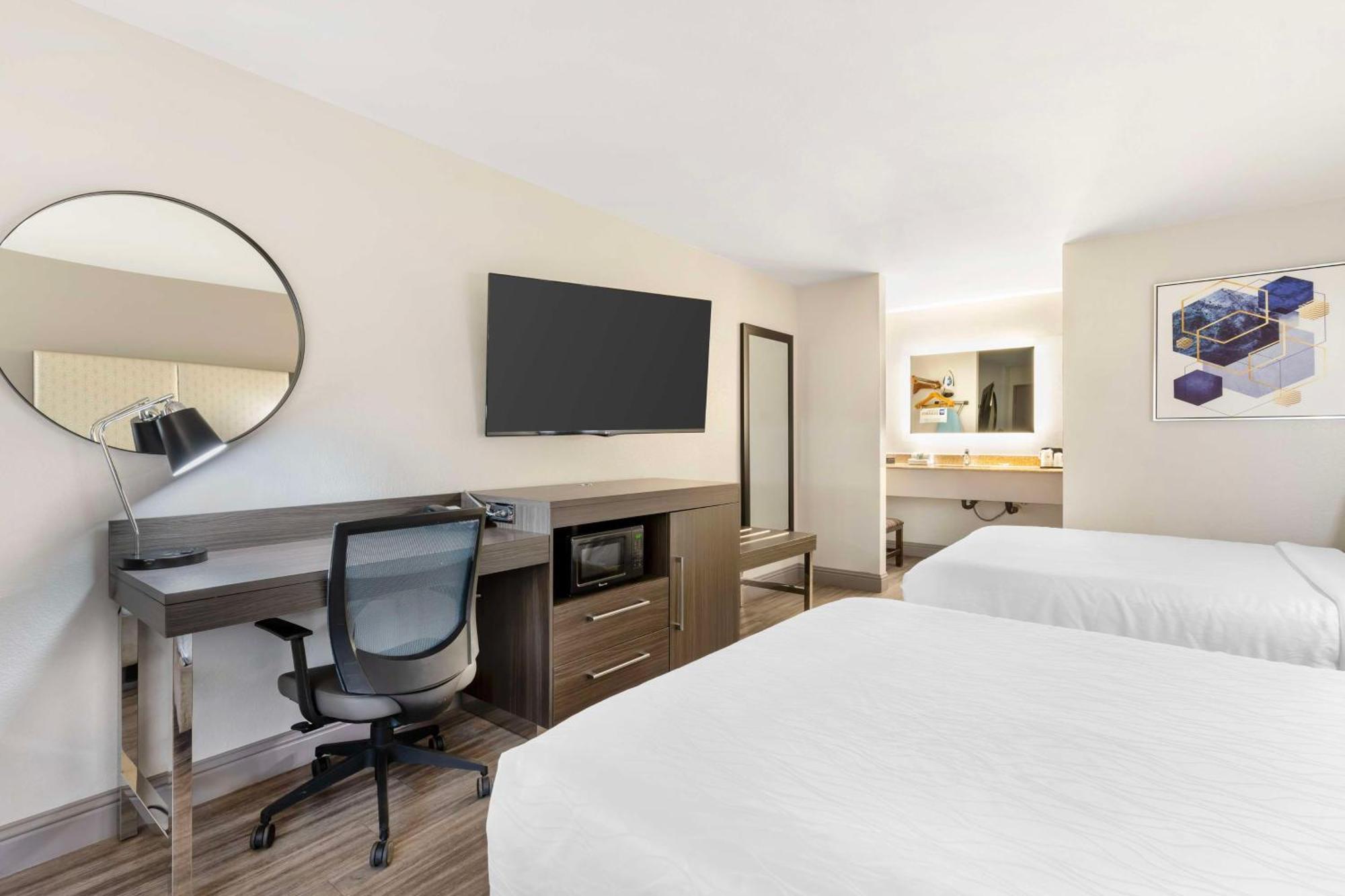Best Western Marina State Beach Экстерьер фото