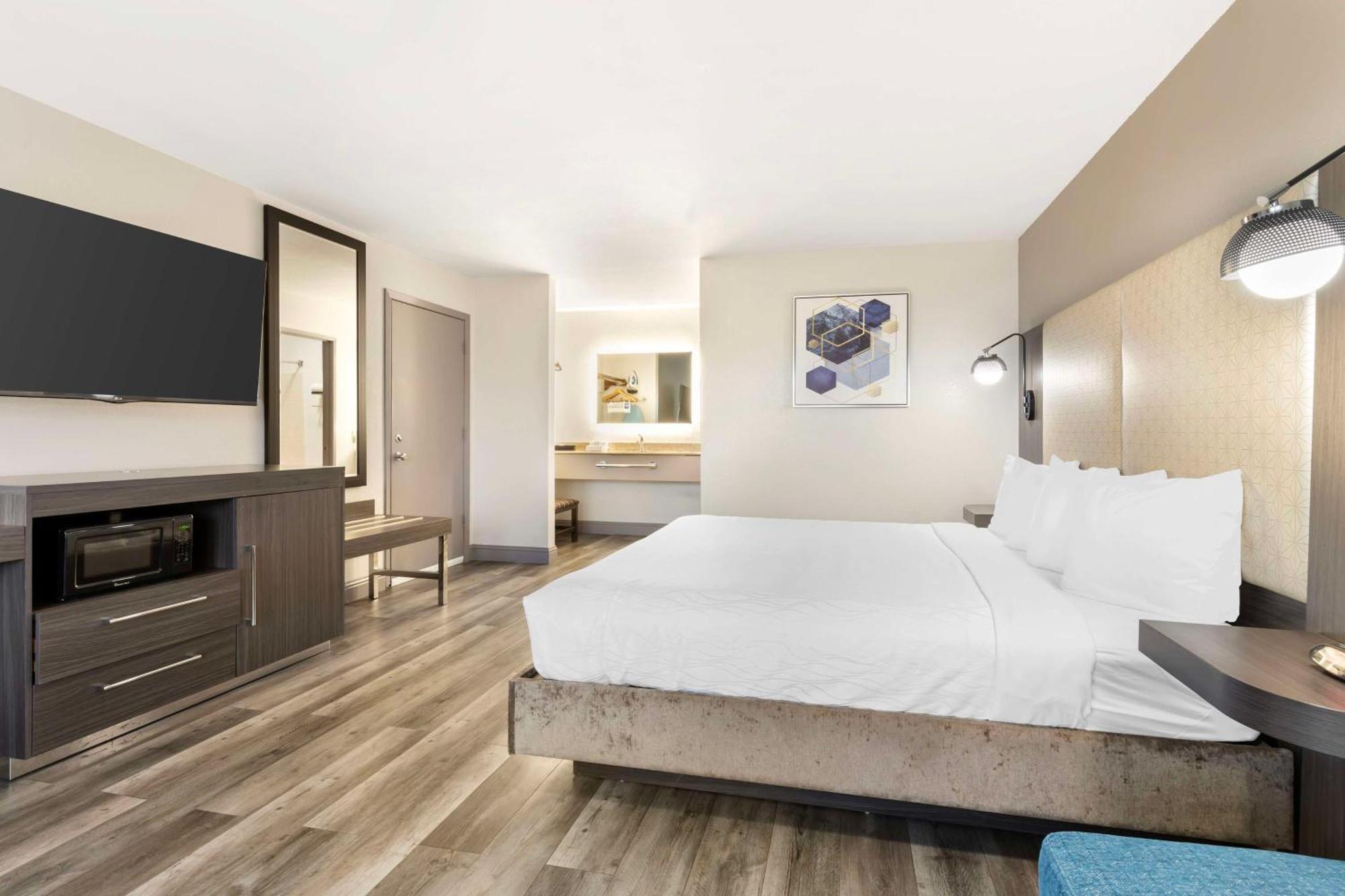 Best Western Marina State Beach Экстерьер фото