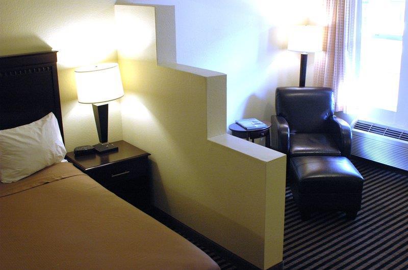 Best Western Marina State Beach Номер фото
